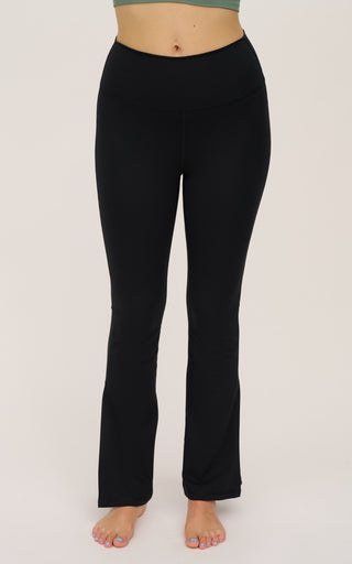 Interlock Elastic Free V-Back Flared Leg Pant