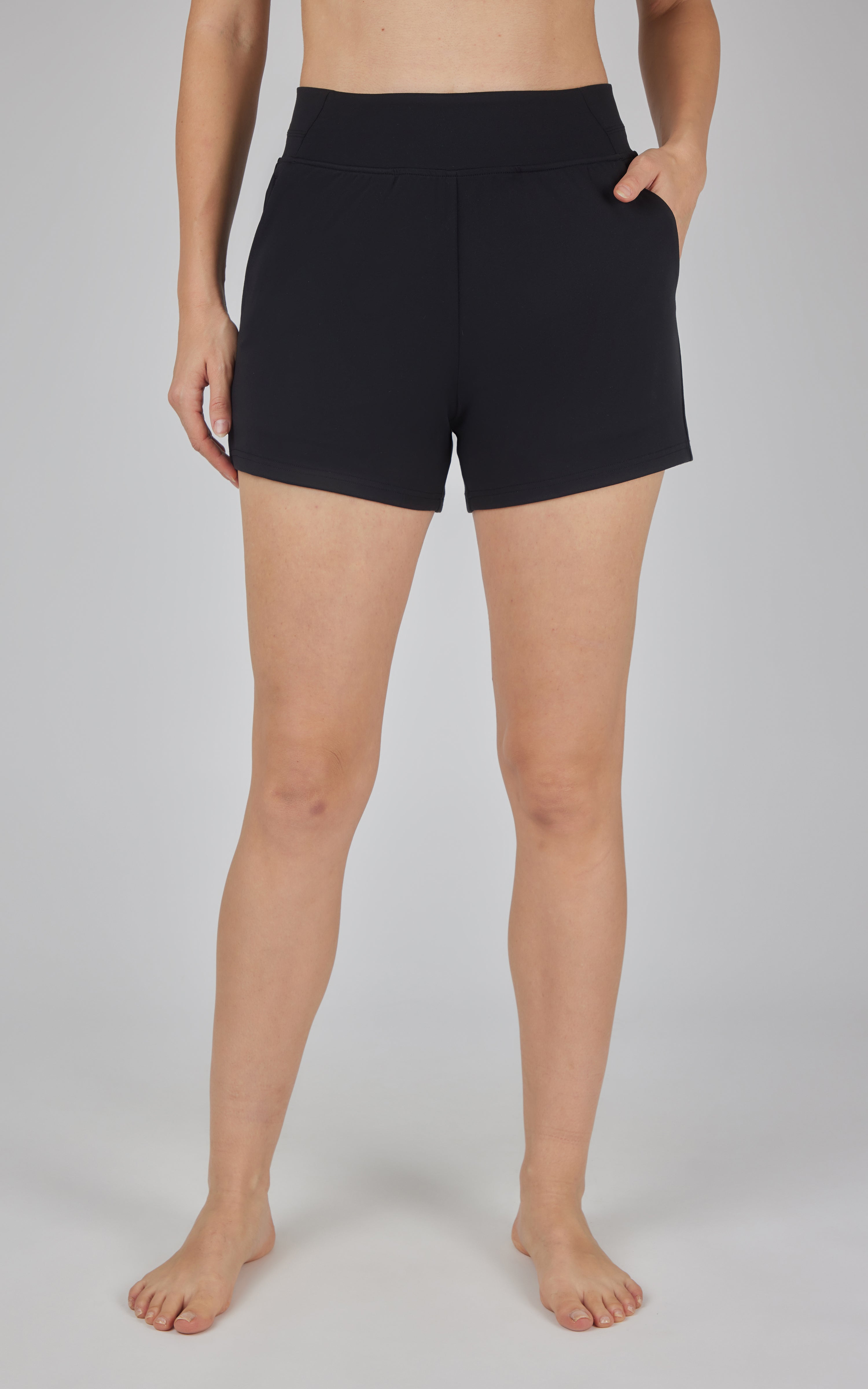 Lux Clean Front Multi Pocket 4" Short