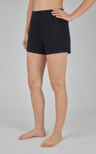 Lux Clean Front Multi Pocket 4" Short