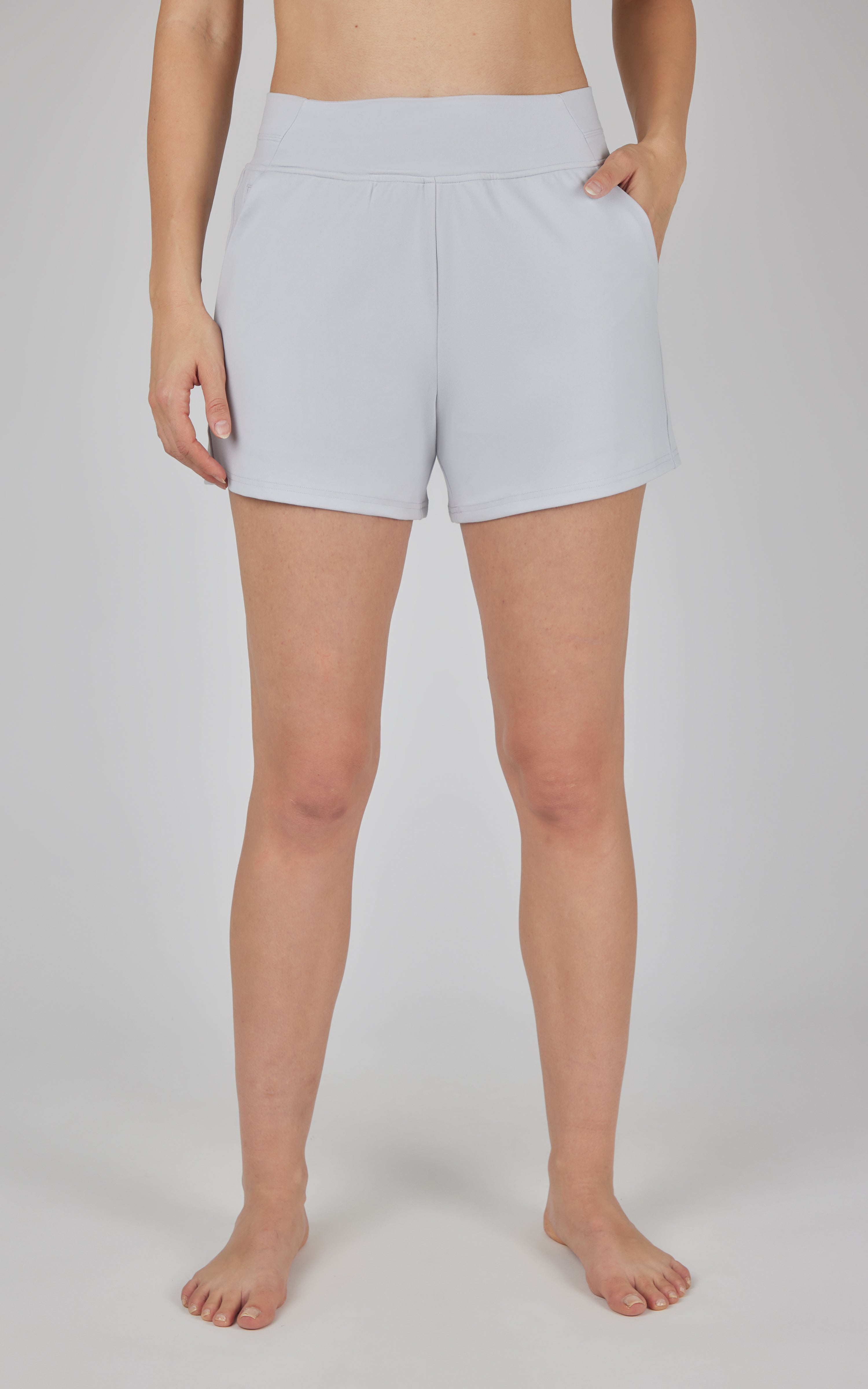 Lux Clean Front Multi Pocket 4" Short