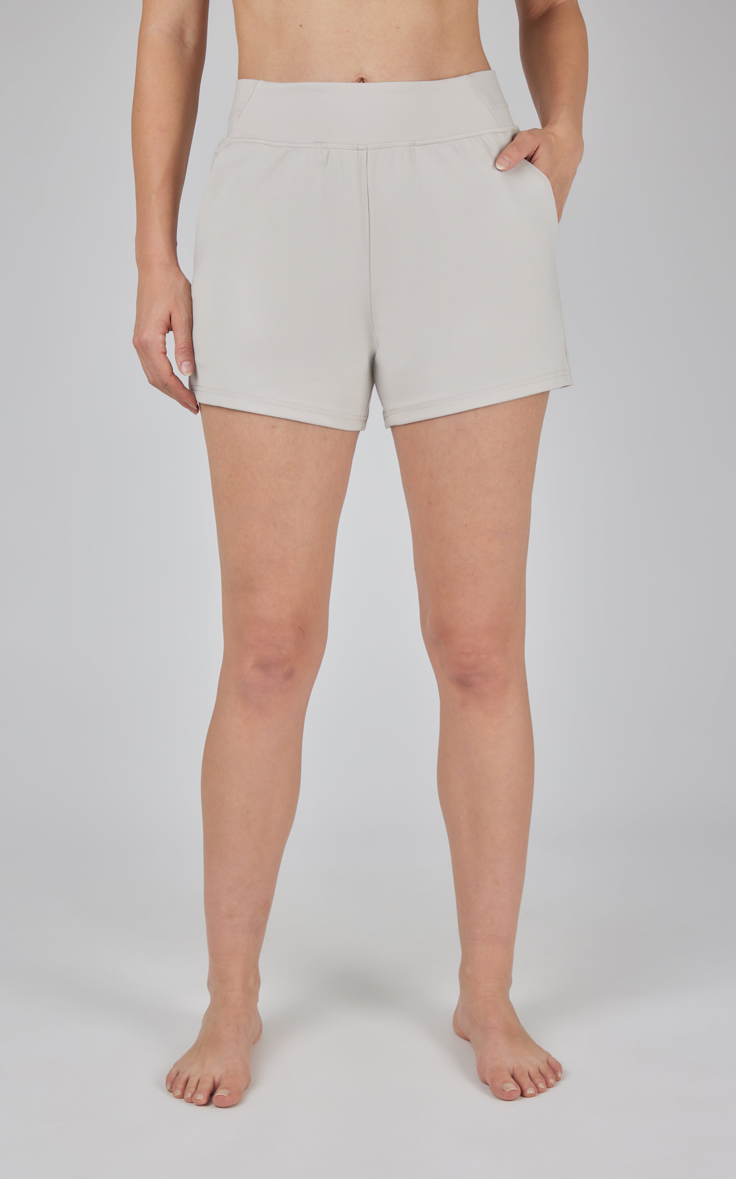 Lux Clean Front Multi Pocket 4" Short