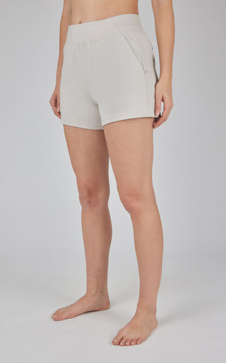 Lux Clean Front Multi Pocket 4" Short