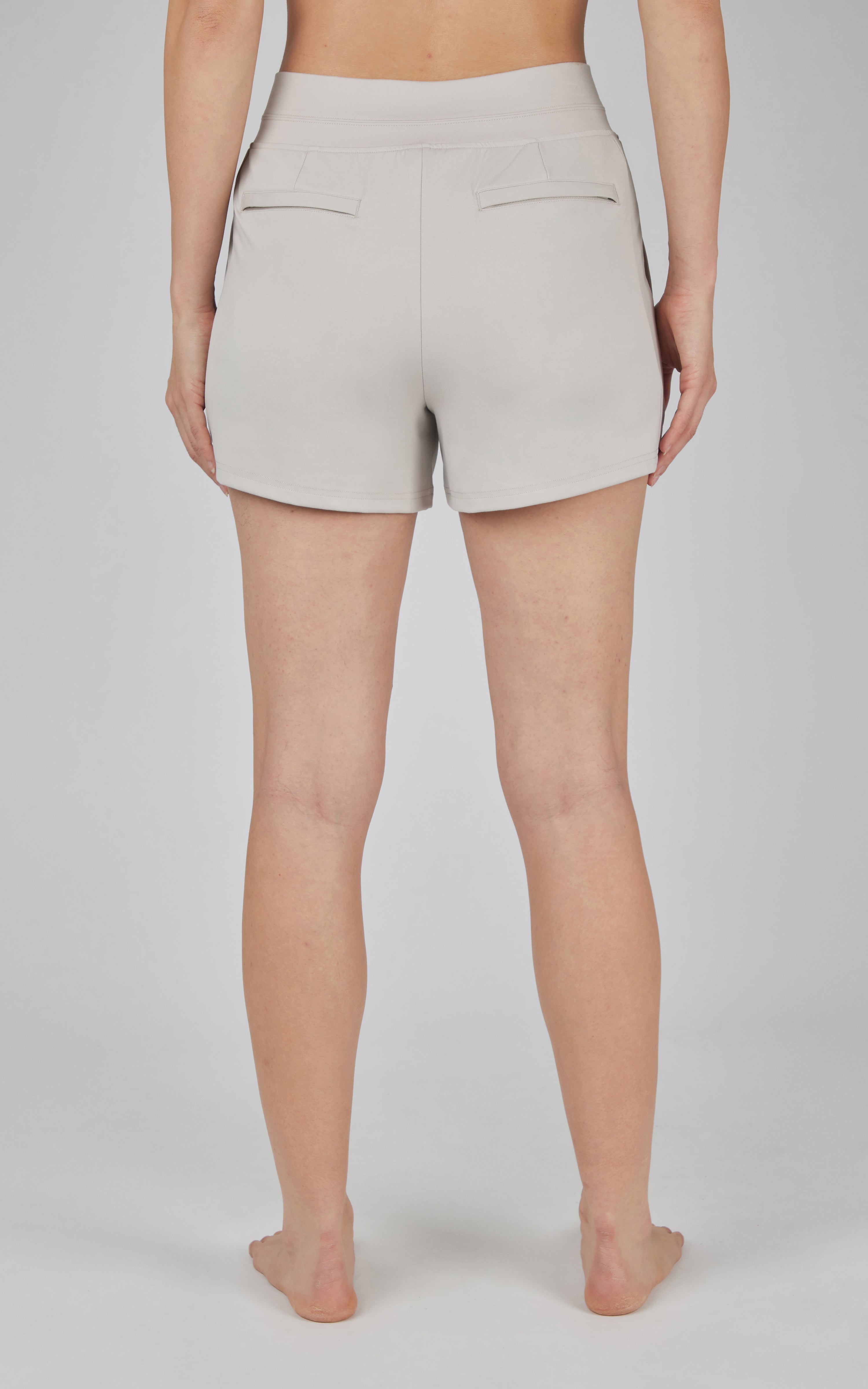 Lux Clean Front Multi Pocket 4" Short