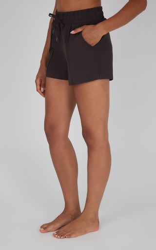 Lux City Life 4" Short - Our Cafe Story