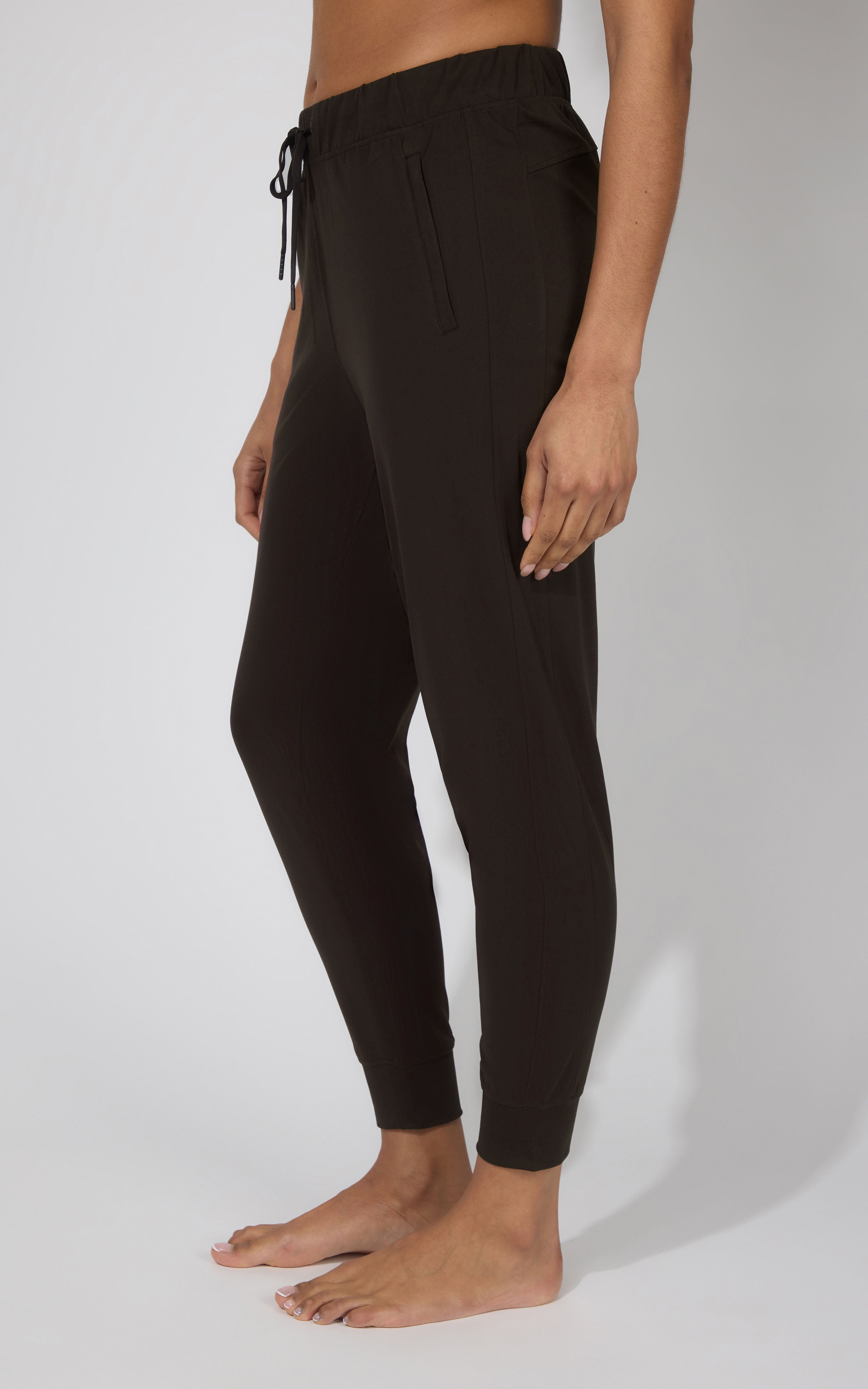 Lux Avenue Side Pocket Jogger - 90 Degree by Reflex