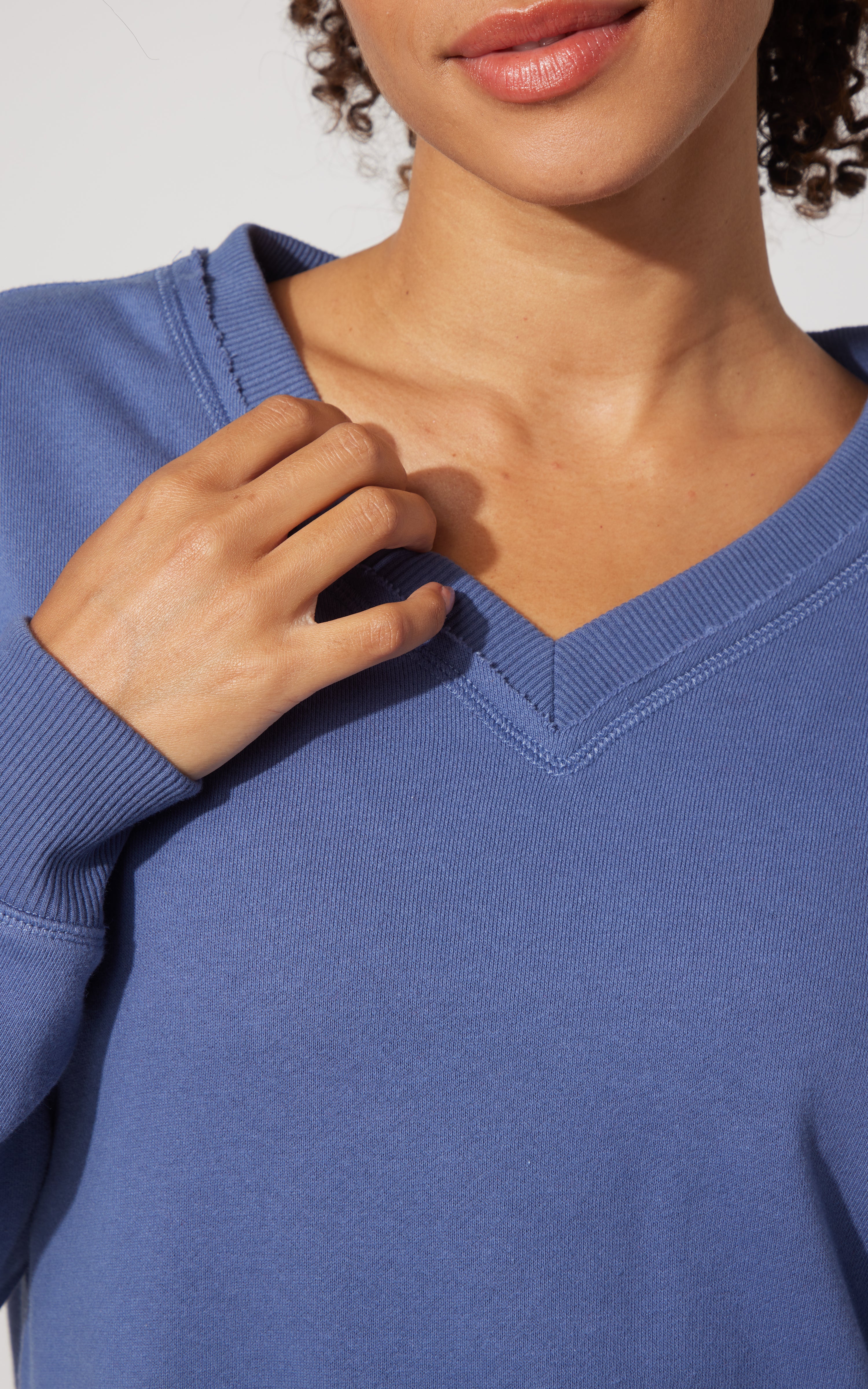 Loop Terry V-Neck Oversized Pullover