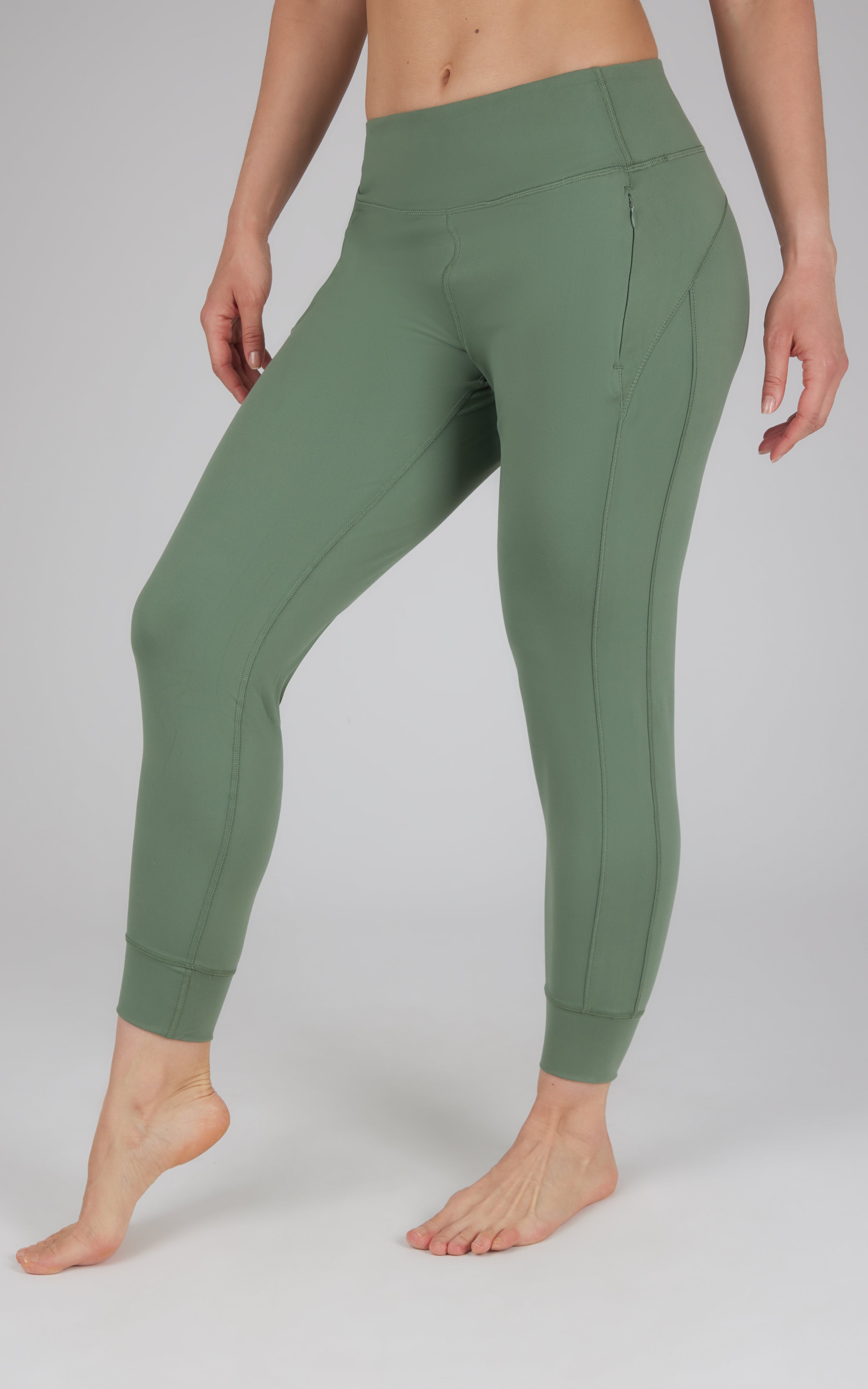 Interlock Zipper Pockets Greenwich Jogger