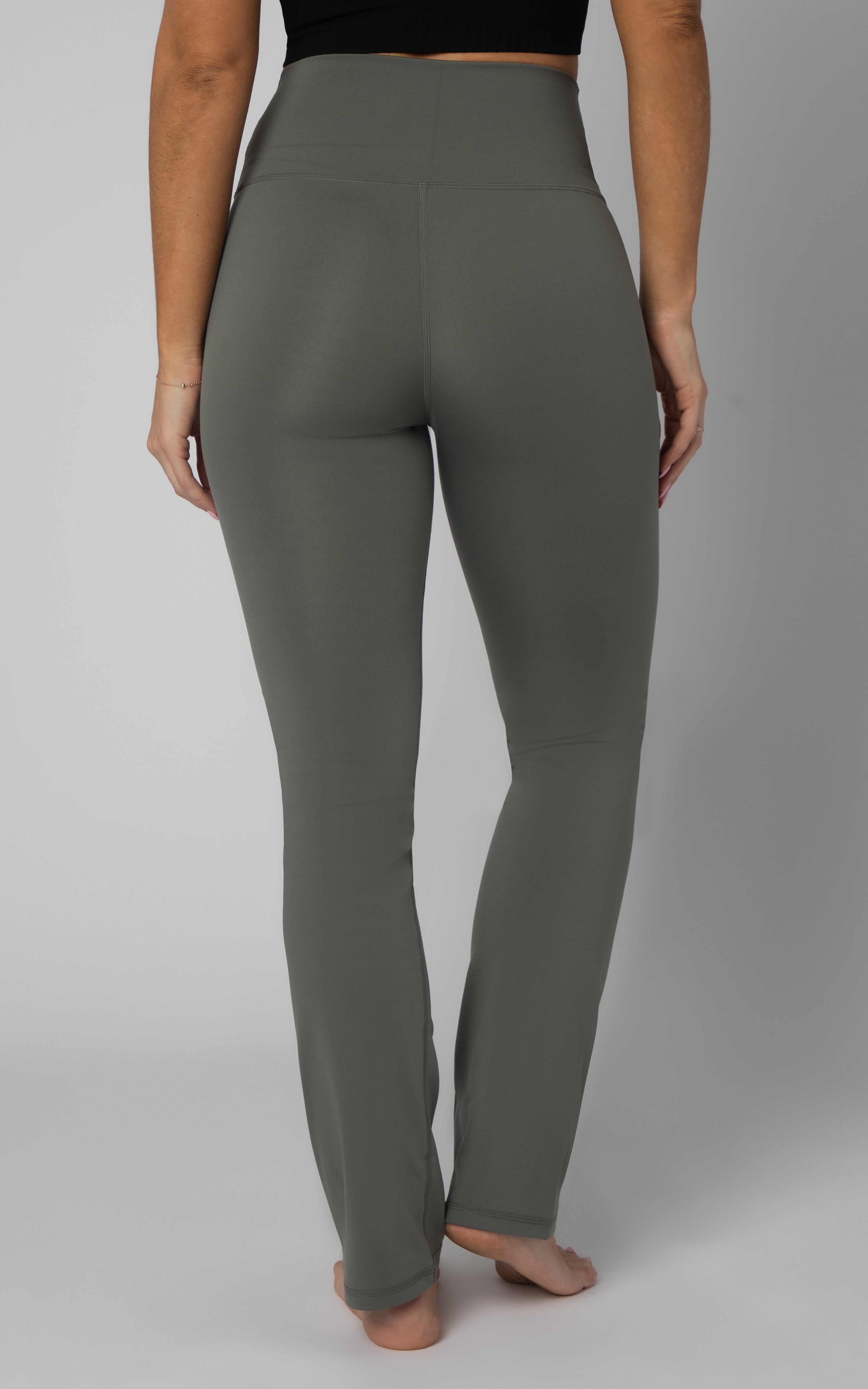 Interlock Everyday Straight Leg Pant