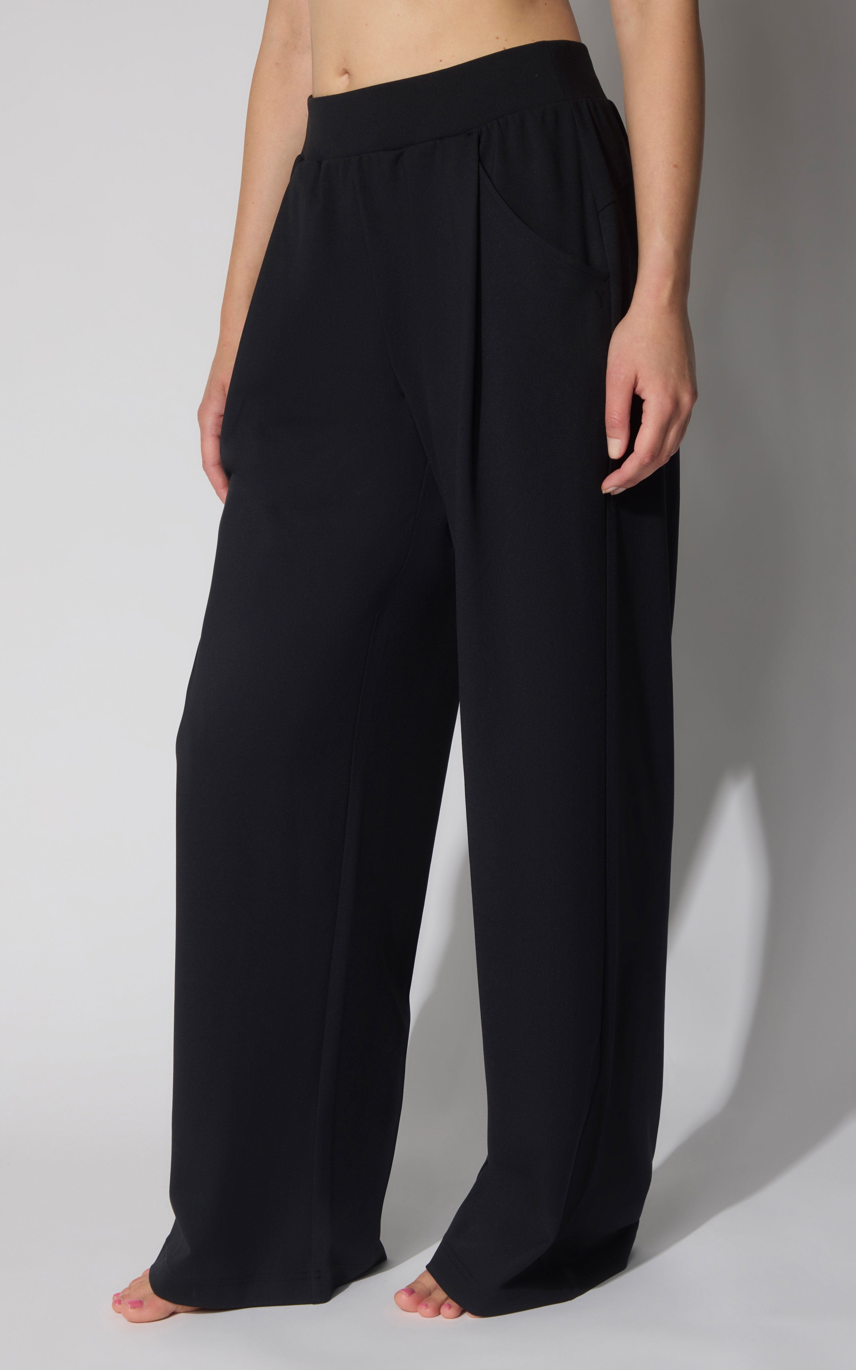 Lux Park Ave Wide Leg Pleated Pant W/ Side Pockets - 90 Degree by Reflex