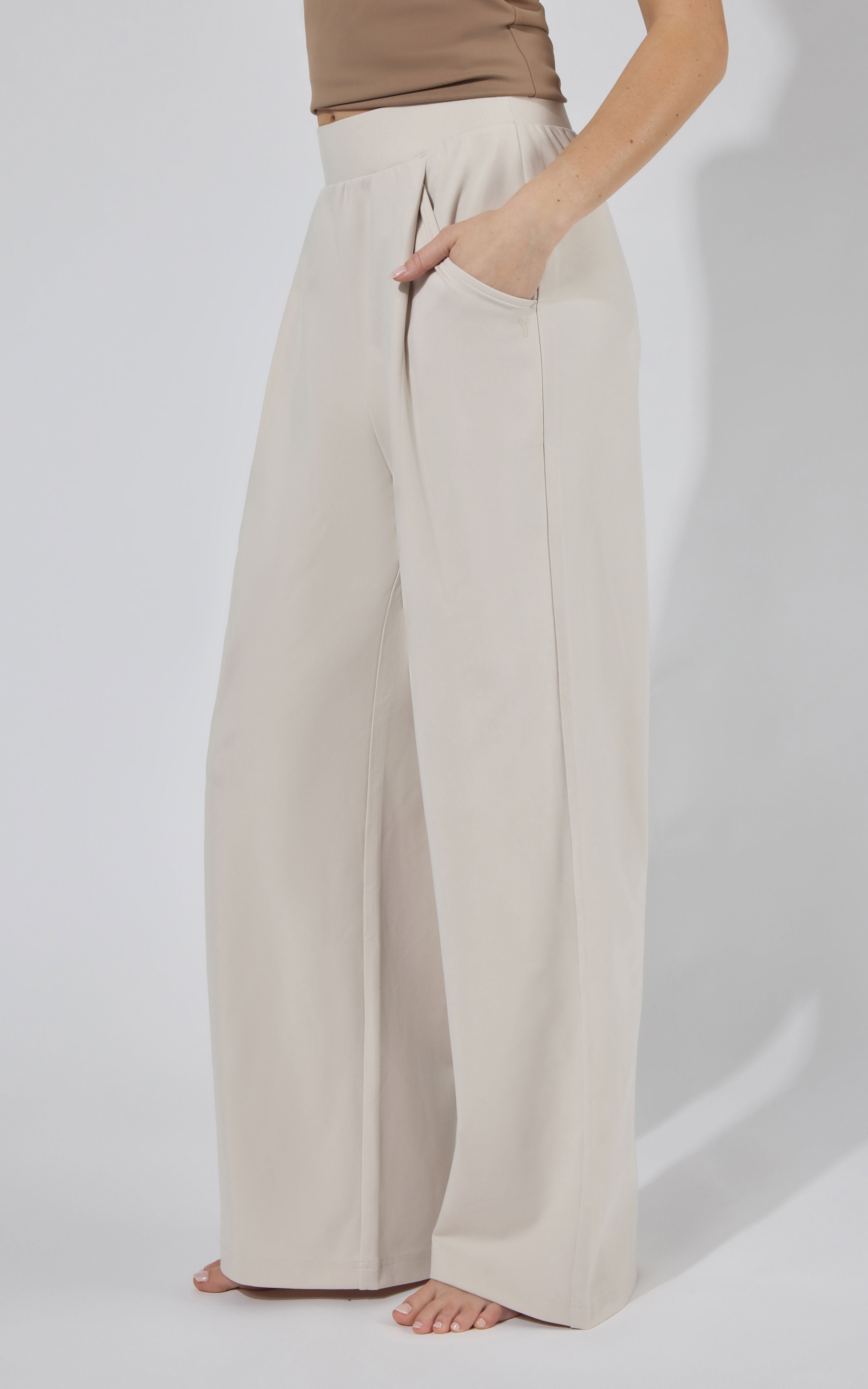 Lux Park Ave Wide Leg Pleated Pant W/ Side Pockets - 90 Degree by Reflex