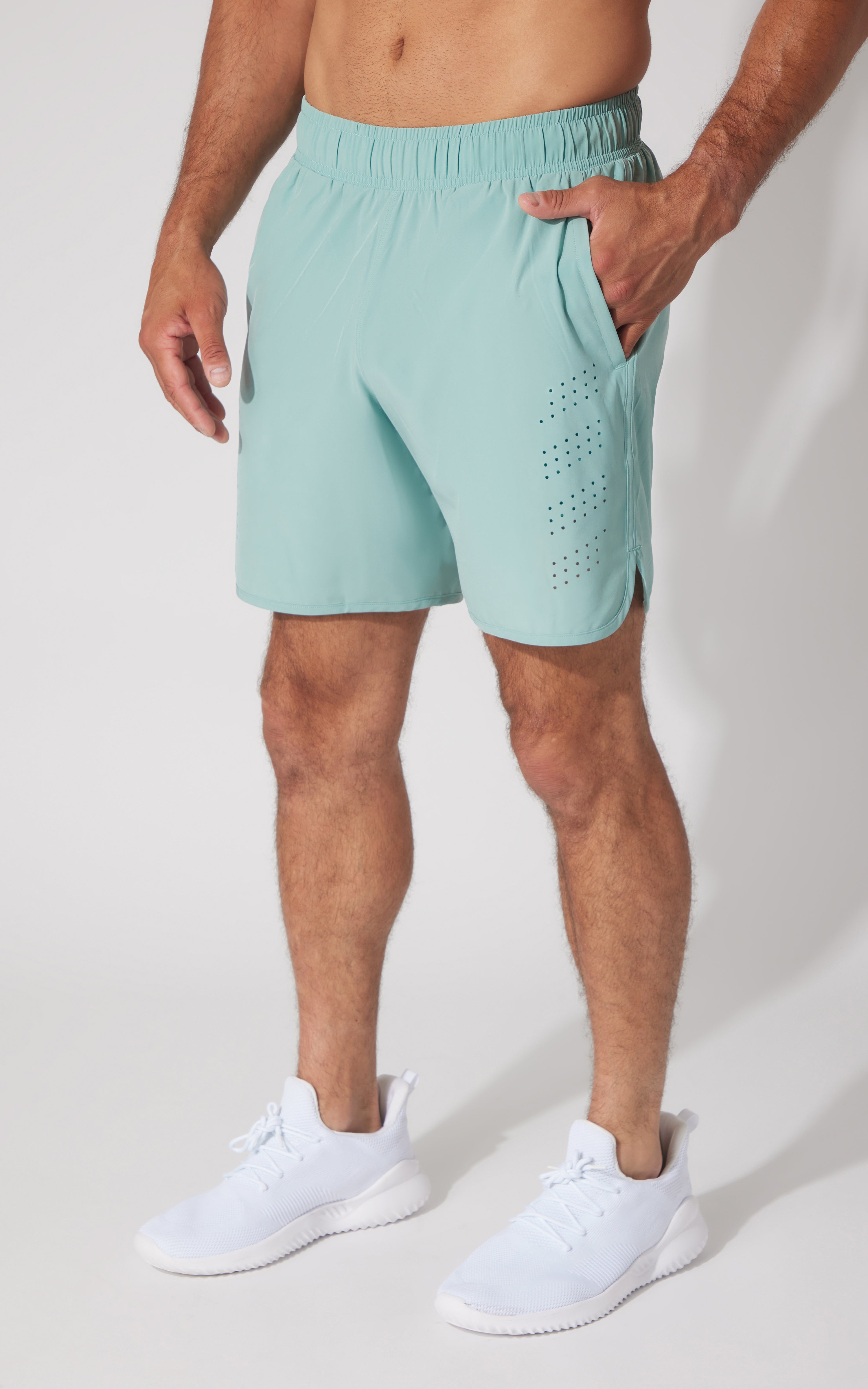 Mens Woven Compass 7" Short