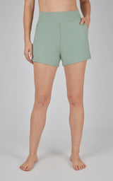 Lux Clean Front Multi Pocket 4" Short