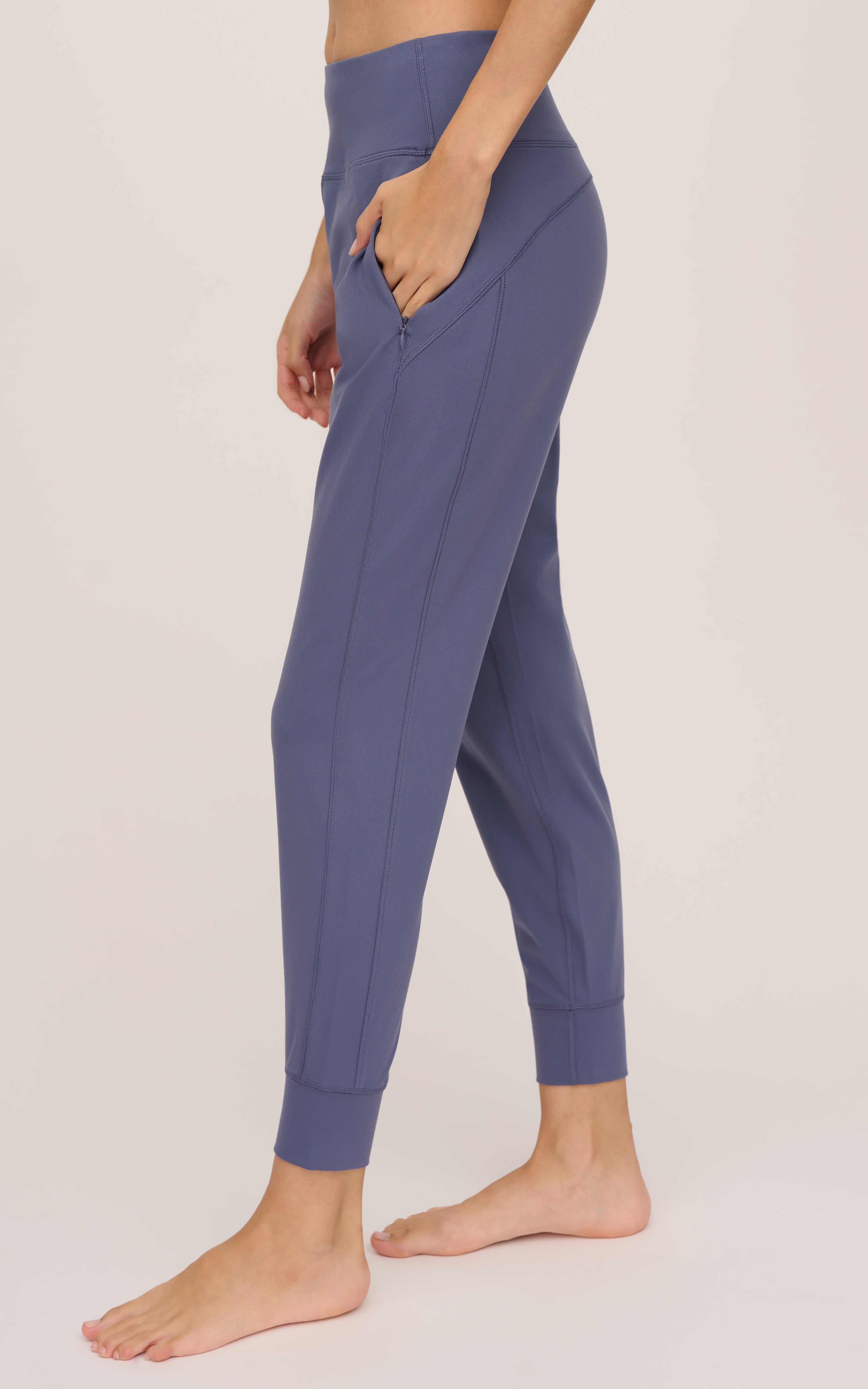 Interlock Zipper Pockets Greenwich Jogger - Our Linen Story - 90 Degree by Reflex