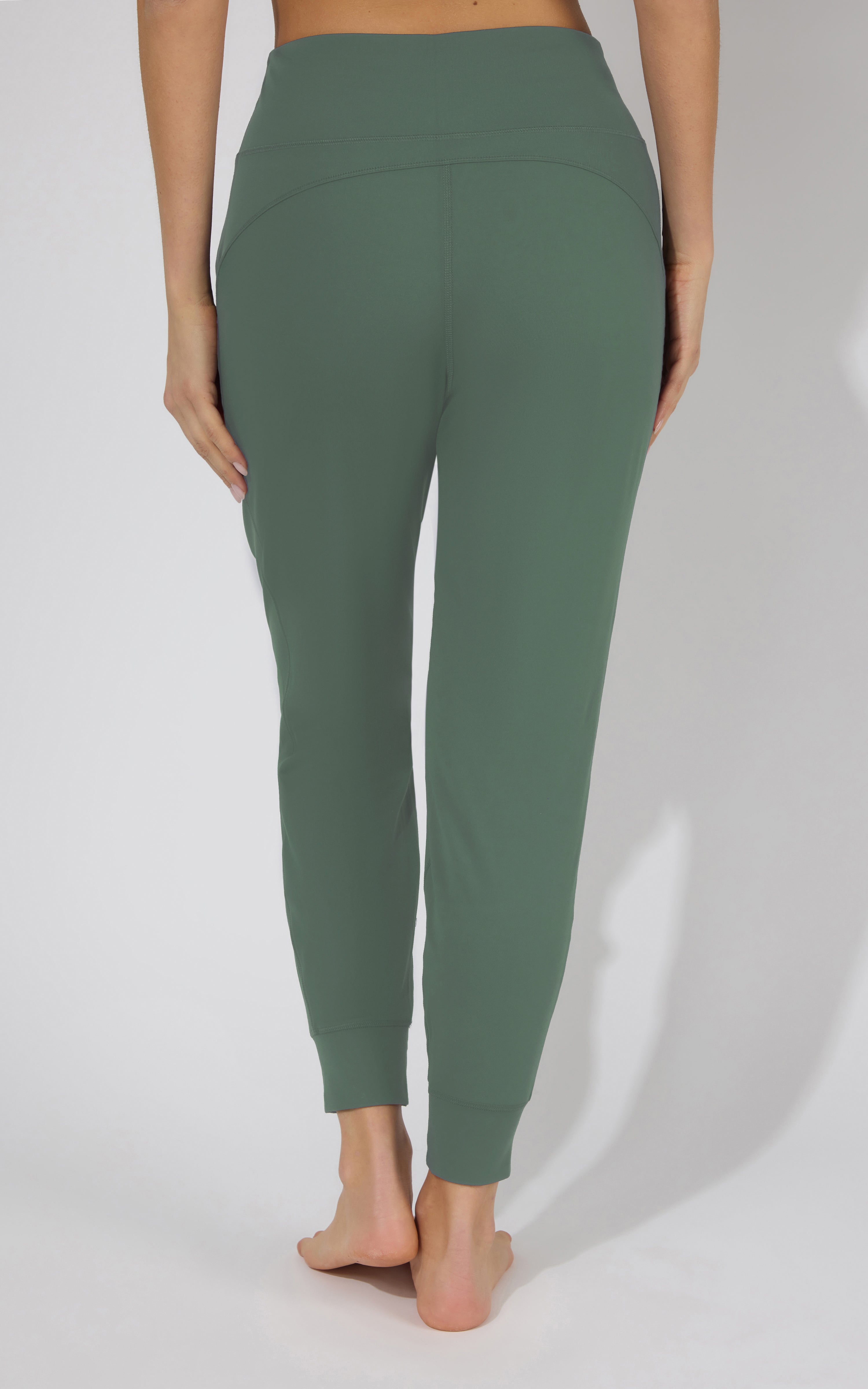 Interlock Zipper Pockets Greenwich Jogger - 90 Degree by Reflex