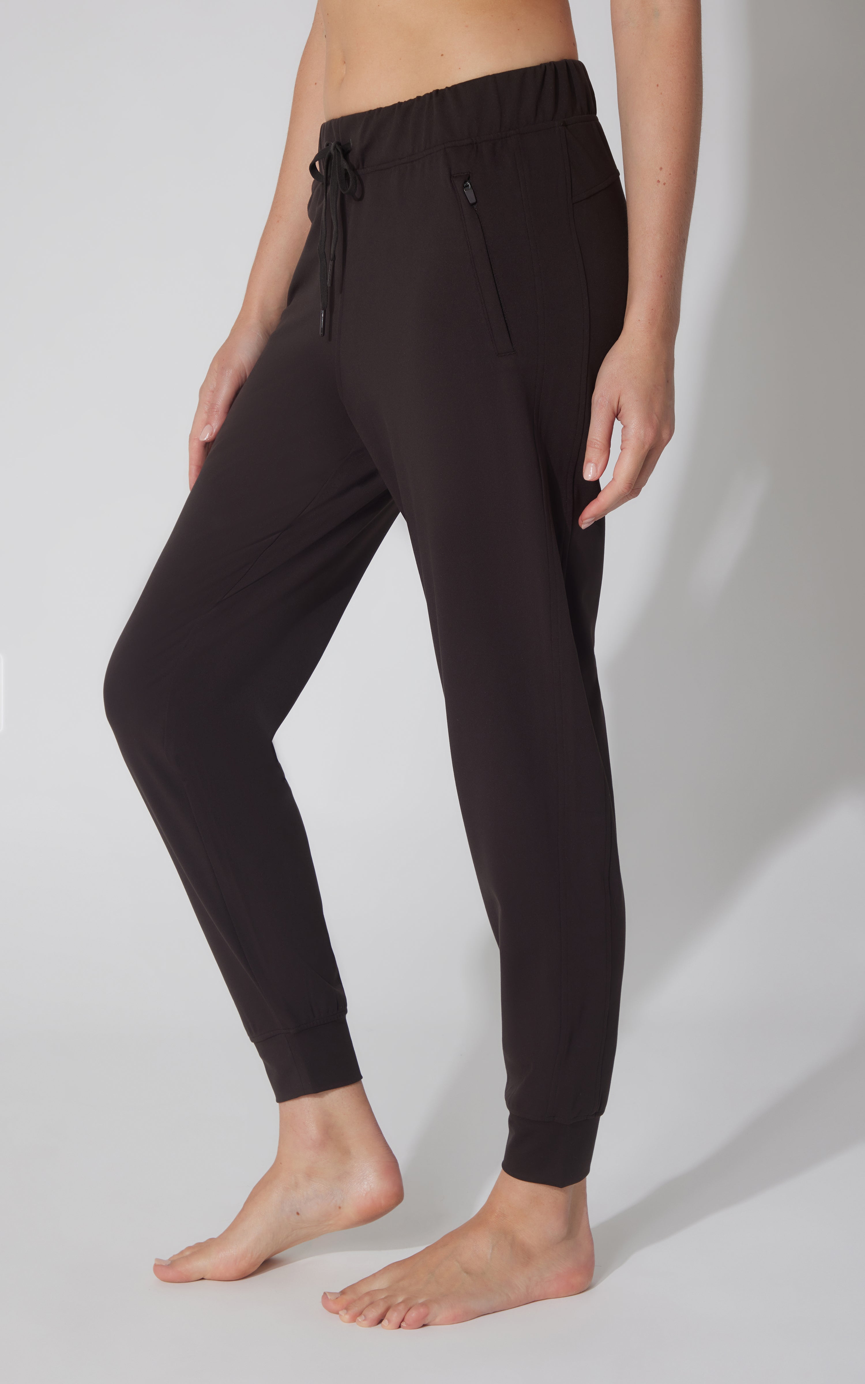 Lux Avenue Side Pocket Jogger - 90 Degree by Reflex